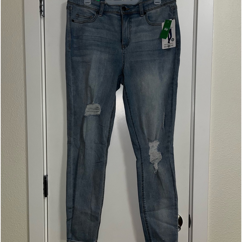 NWT Dip Midrise Skinny Jeans